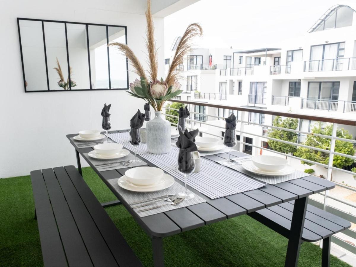 Azure 213-Luxury 2 Bedroom Apartment With An Inverter & Battery Backup Power Big Bay Buitenkant foto